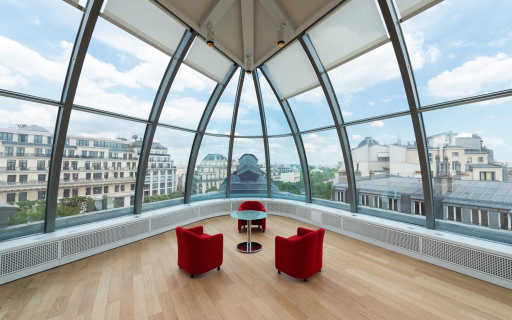 Vue panoramique sur Paris depuis le salon de la Maison de l'Alsace