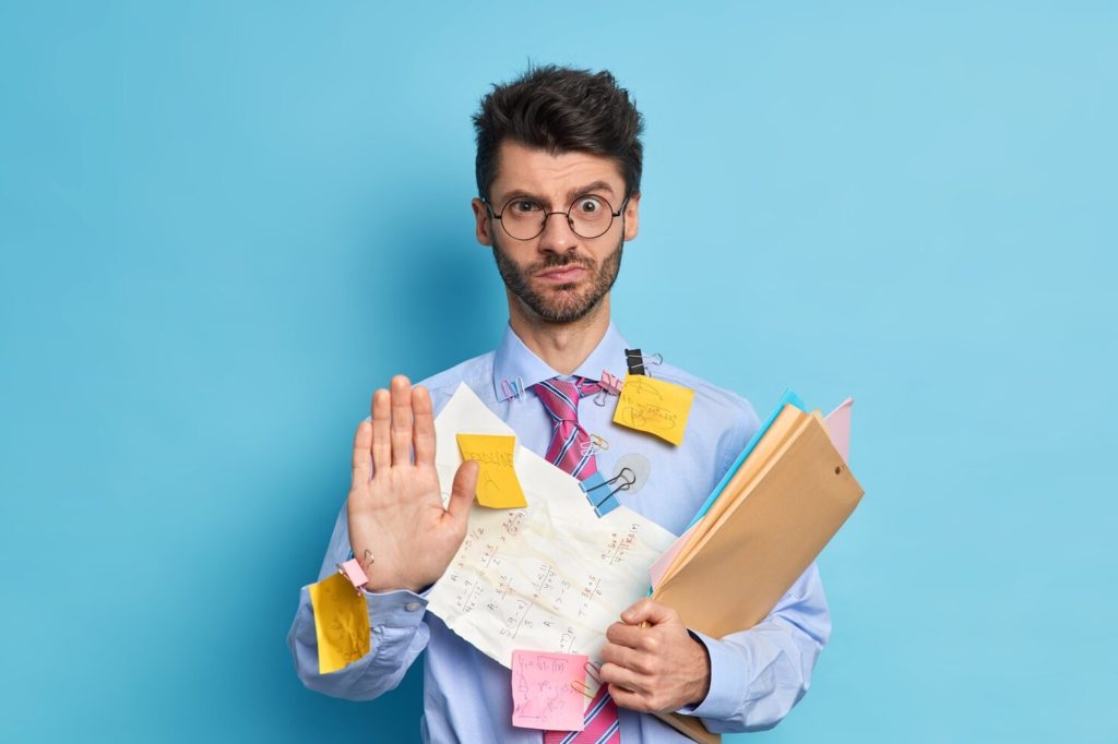 Possibilité de renoncer à tout moment à la demande d’agrément par l’héritier d’un associé 