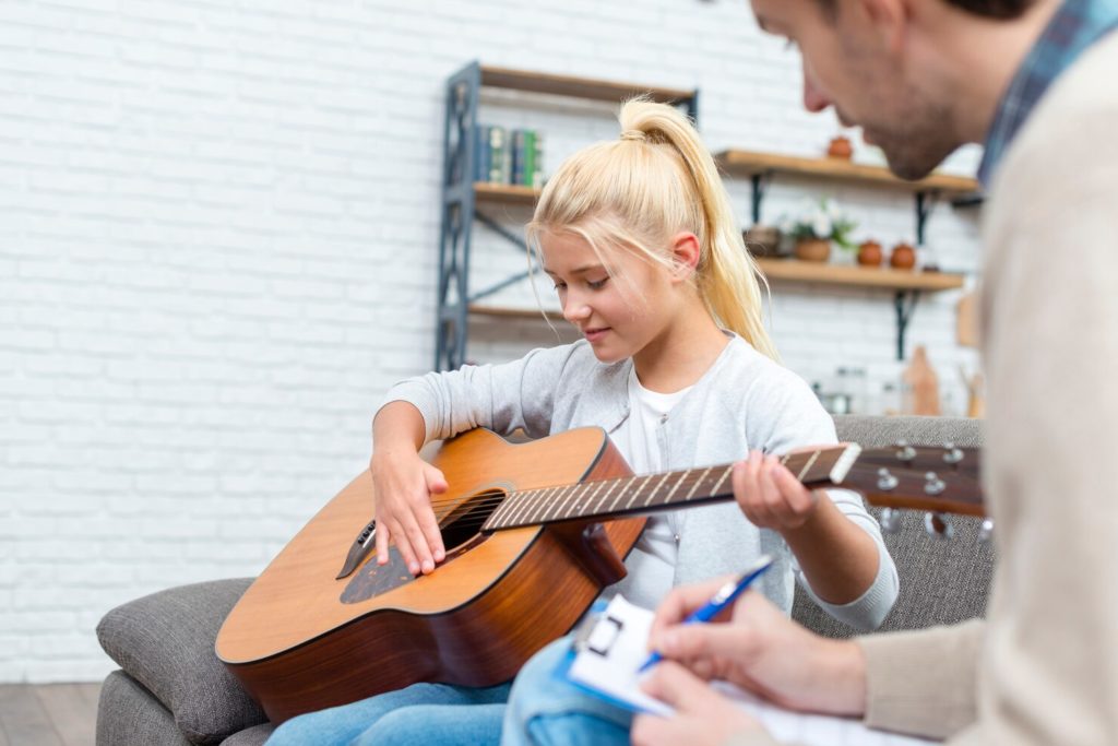 Licenciement d’un enseignant qui manque à son devoir d’irréprochabilité et d’exemplarité